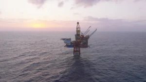 Aker Solutions signs long-term strategic partnership with Vår Energi