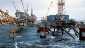 Rig disaster families 'failed by authorities'