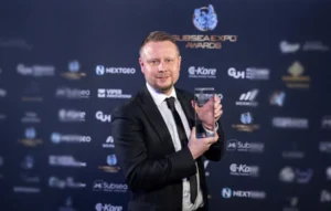 Richard Knox, Verlume