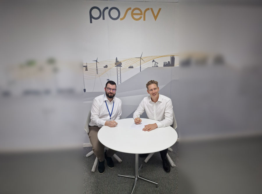 Tom-Murdoch,-Managing-Director,-Brimmond-with-Angus-Rodger,-Senior-Vice-President,-Proserv