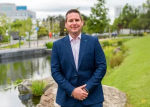 Ross McLeod, Intebloc