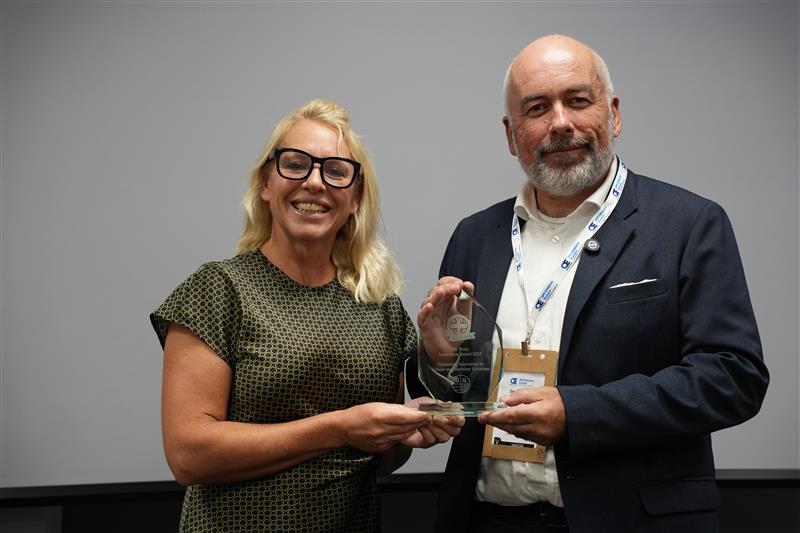 David Rennie, Technical Manager Autonomous Division, Unique Group (UK) receiving the award from Gail Emms, on behalf of UK Ports