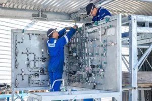 Hydrasun technicians working on hydrogen projects