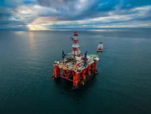 semisubmersible-drilling-rig-the-hakuryu-5